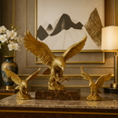 Escultura Decorativa de Águia Golden em Resina
